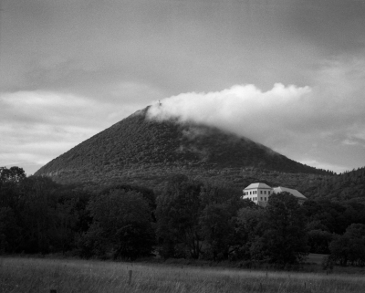 Doutnající sopka Milešovka
