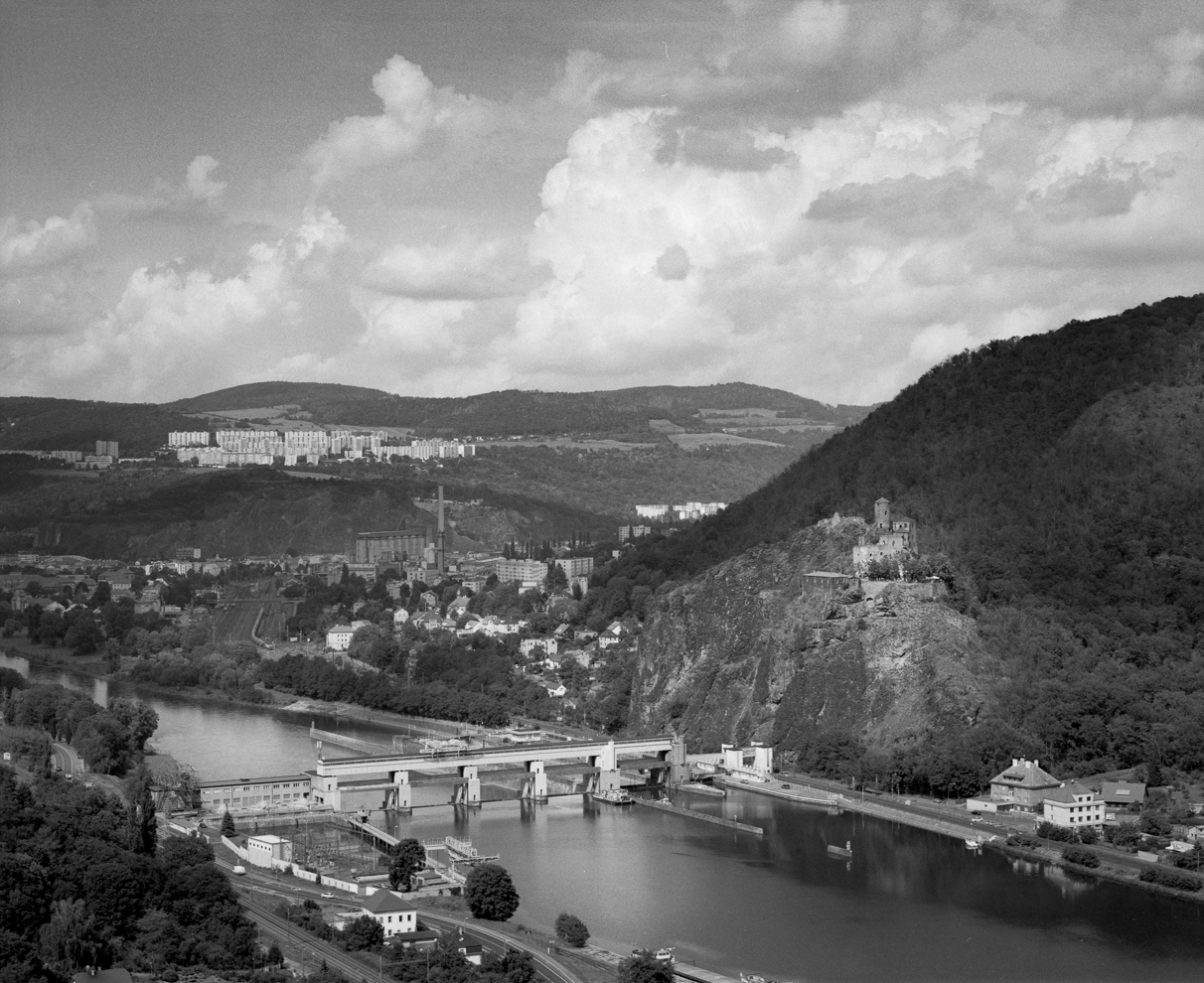 Hrad Střekov pohledem z Vrkoče