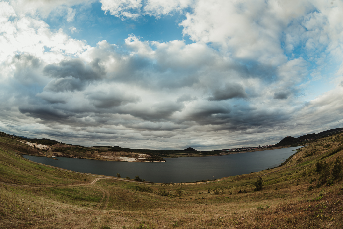 Mostecké jezero